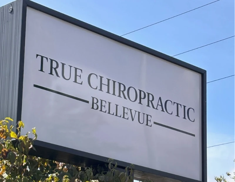 signage-board-of-clinic-bellevue-True-Bellevue-Chiro-Image